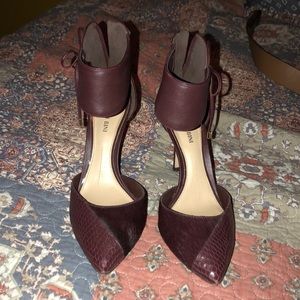Maroon Gianni Bini heels